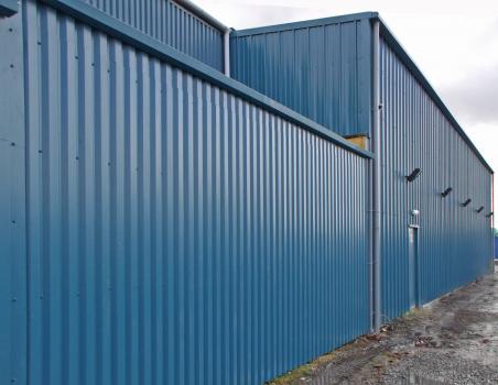 2) Smart Space permanent buildings can be clad in any standard sheeting material, giving a choice of colour, profile, window and door style